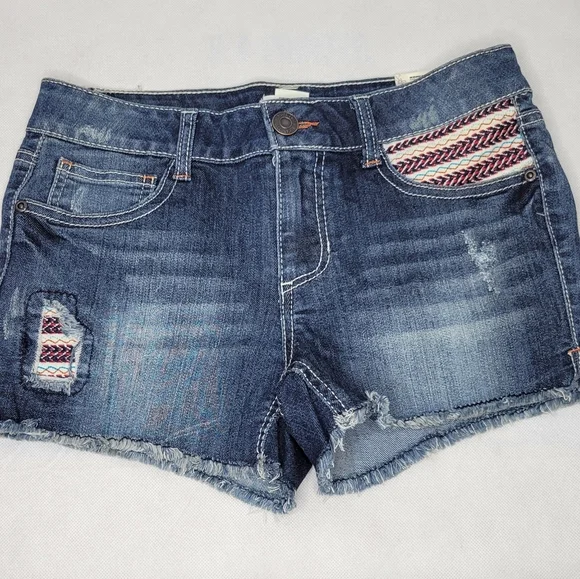 Mudd Embroidered Shorts - Picture 5 of 5